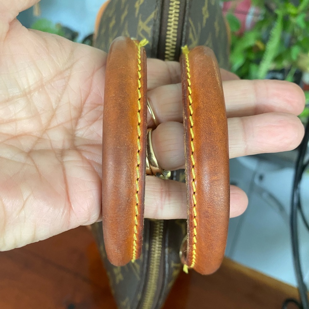 Louis Vuitton Alma Authentic - Picture 7 of 9